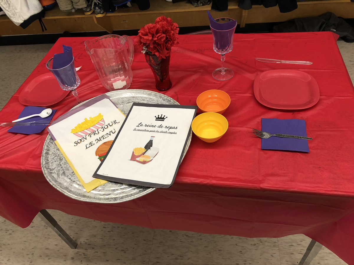 MrsWalpole1's tweet photo. All ready for our restaurant skits in French. #francais #aurestaurant https://t.co/KjMwSR2CMi