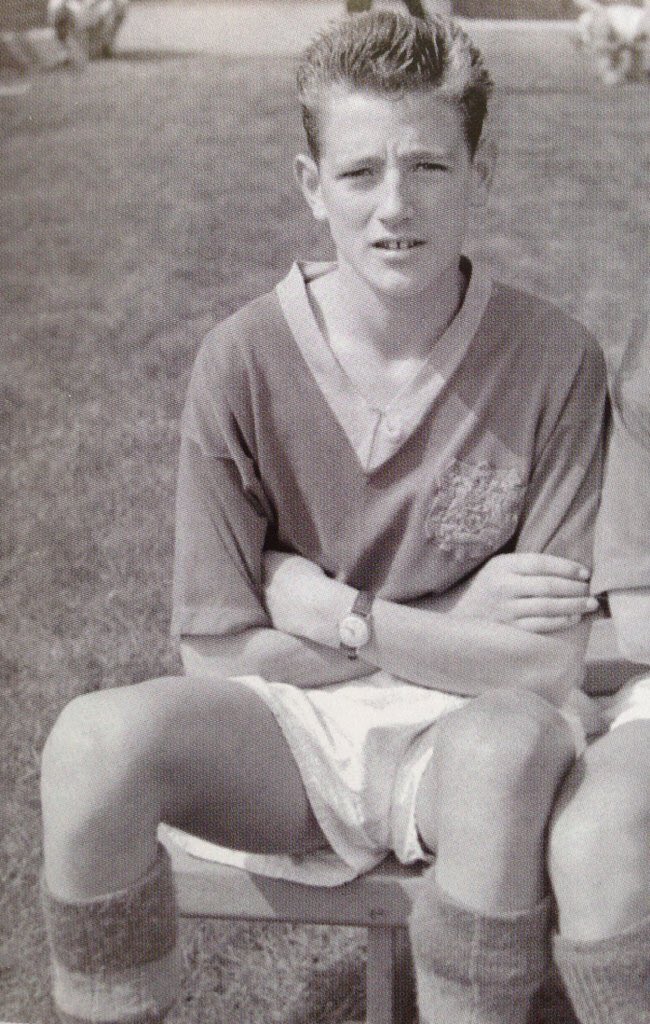 Happy birthday to legend Norman Hunter who turns 75 today 