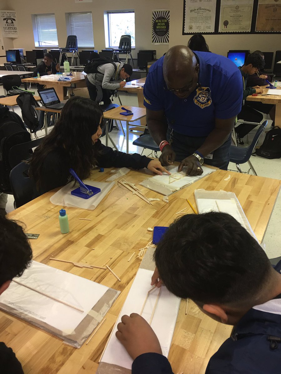 lmamerson's tweet image. Students are building bridges in engineering class! Creating and collaborating! @ike9_Eagles #IBDesignCycle
