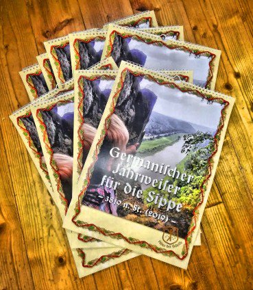 Die #Jahrweiser für die Sippe sind heute eingetroffen und alle bisherigen Besteller werden ihren #Kalender in den kommenden Tagen erhalten. Du hast noch keinen bestellt? Dann wird es aber Zeit! artam.de #artam #Merkel #CDU pic.x.com/RoPVv8brLO