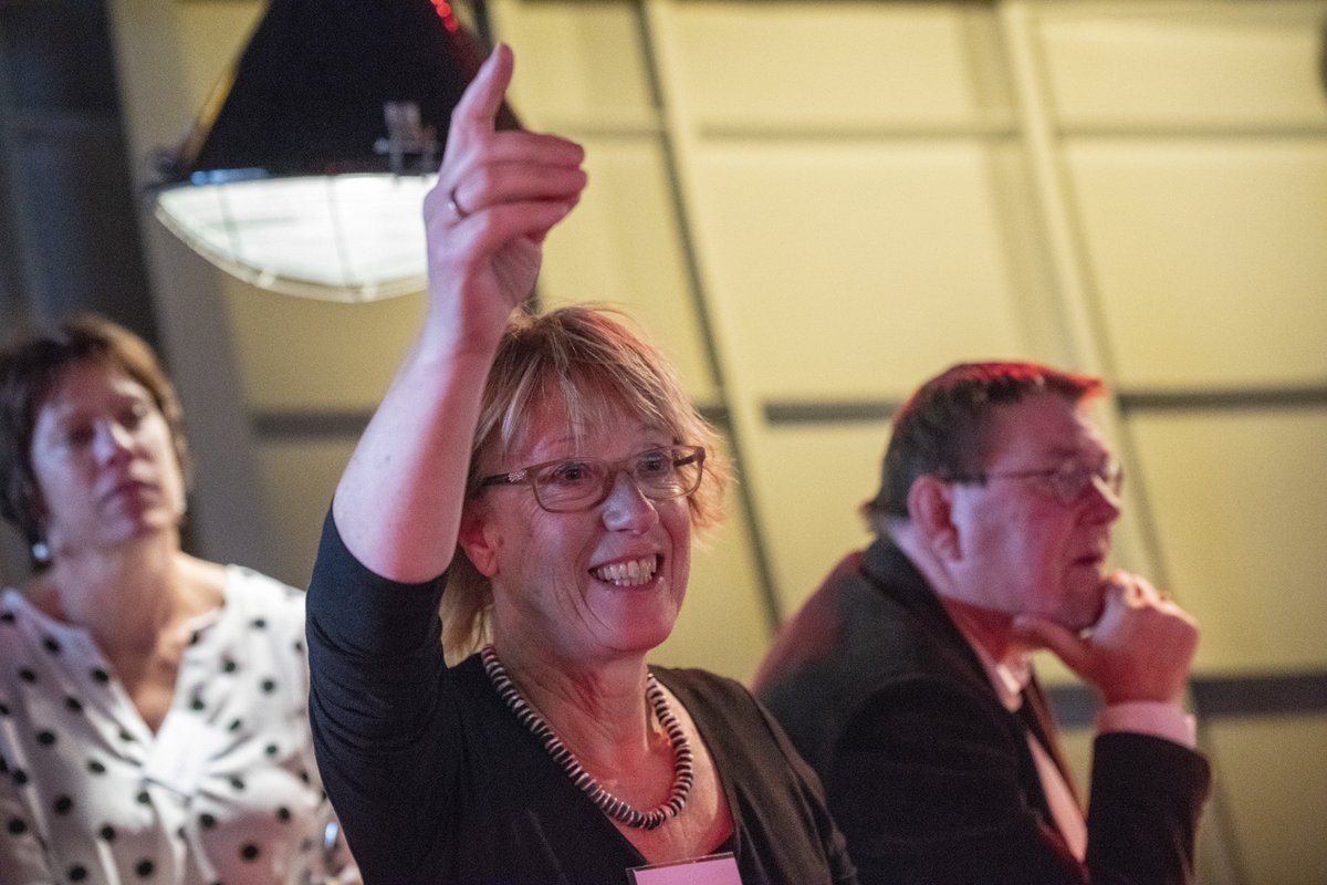 #Wijkaanpak kreeg veel aandacht de afgelopen tijd. Op congres #vooruitmetdewijk  pleitte <a href="/Platform31/">Platform31</a> voor een ‘wendbare wijkaanpak’ en  <a href="/LSAbewoners/">LSA bewoners</a> voor ‘een weerbare wijkaanpak’. Spreekt dit elkaar tegen? Een vraaggesprek met <a href="/ThijsvM/">Thijs Van Mechelen</a> lsabewoners.nl/lsa-wil-een-we…