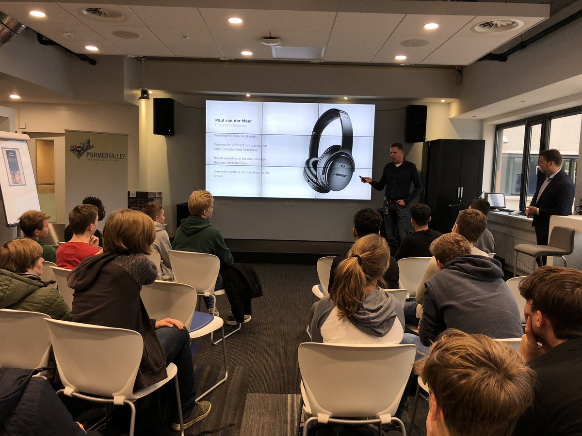 RubensWindow's tweet photo. Paul: “ik was laborant, dat was mijn eerste studie”. “En toen zeiden ze, je blijft je leven lang leren. Toen ben ik een IT opleiding gaan doen. En verschillende technische cursussen. En nu ben ik verantwoordelijk voor ‘migrating to the cloud”. @Bose Purmerend, tijdens #TCWeek2018 https://t.co/jcc75dVNvf