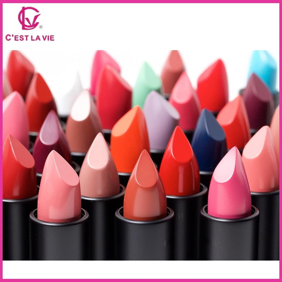 помада. губные помады. губы с помадой разноцветные. необычная помада на губах. губная помада matte lipstick.