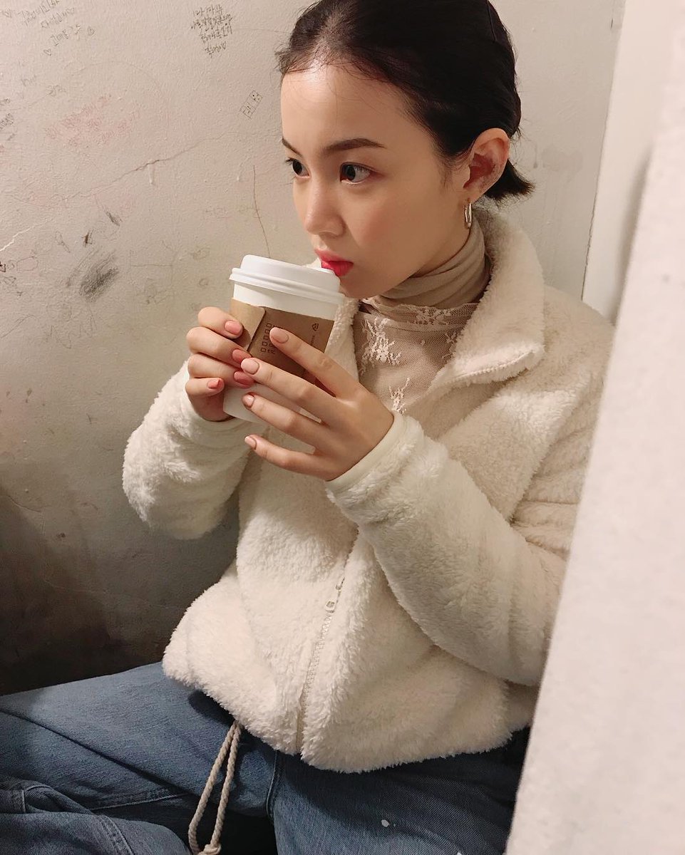 LeeHiPhils's tweet photo. 😍☕💗💜
#HISTAGRAM #LeeHi #LeeHaYi #이하이 #HiHeel #HiceCream https://t.co/JFxYnIphSX