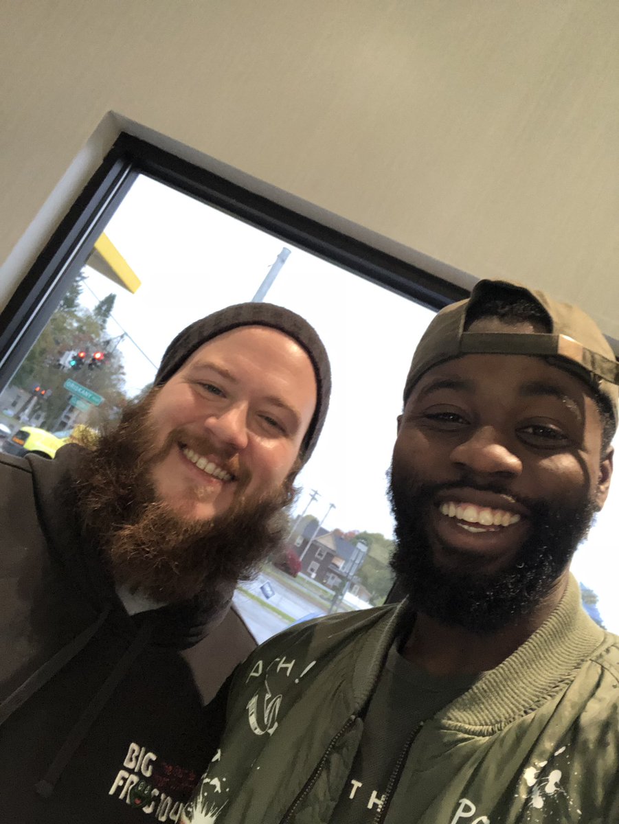 mike_plein's tweet photo. ➖ Had the chance to chop it up with Luke from WFRG- Fm.  Let placements begin 🚀😭😌. #mikeplein #plein #monday #grind #doyourownthing https://t.co/sLiNhzghut