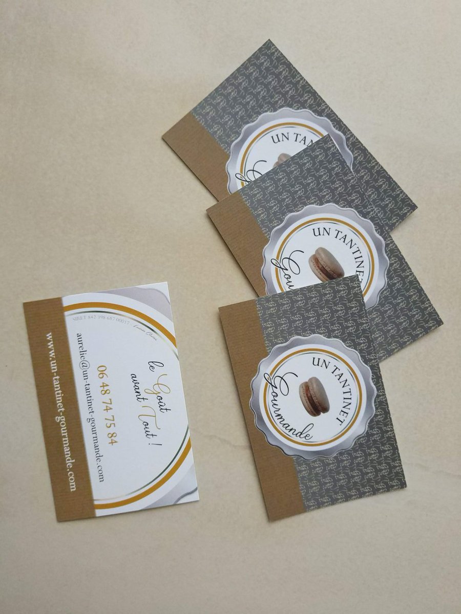 LantanaCreation's tweet photo. un tantinet gourmande a reçu ses premières cartes en attendant les définitives avec du soft touch et de la 3D #lantanacreation #untantinetgourmande #macaron #confitures #patisseries #délicieux #tantinet #gourmande #miam #commande #marchés https://t.co/U7Y8dkiATF
