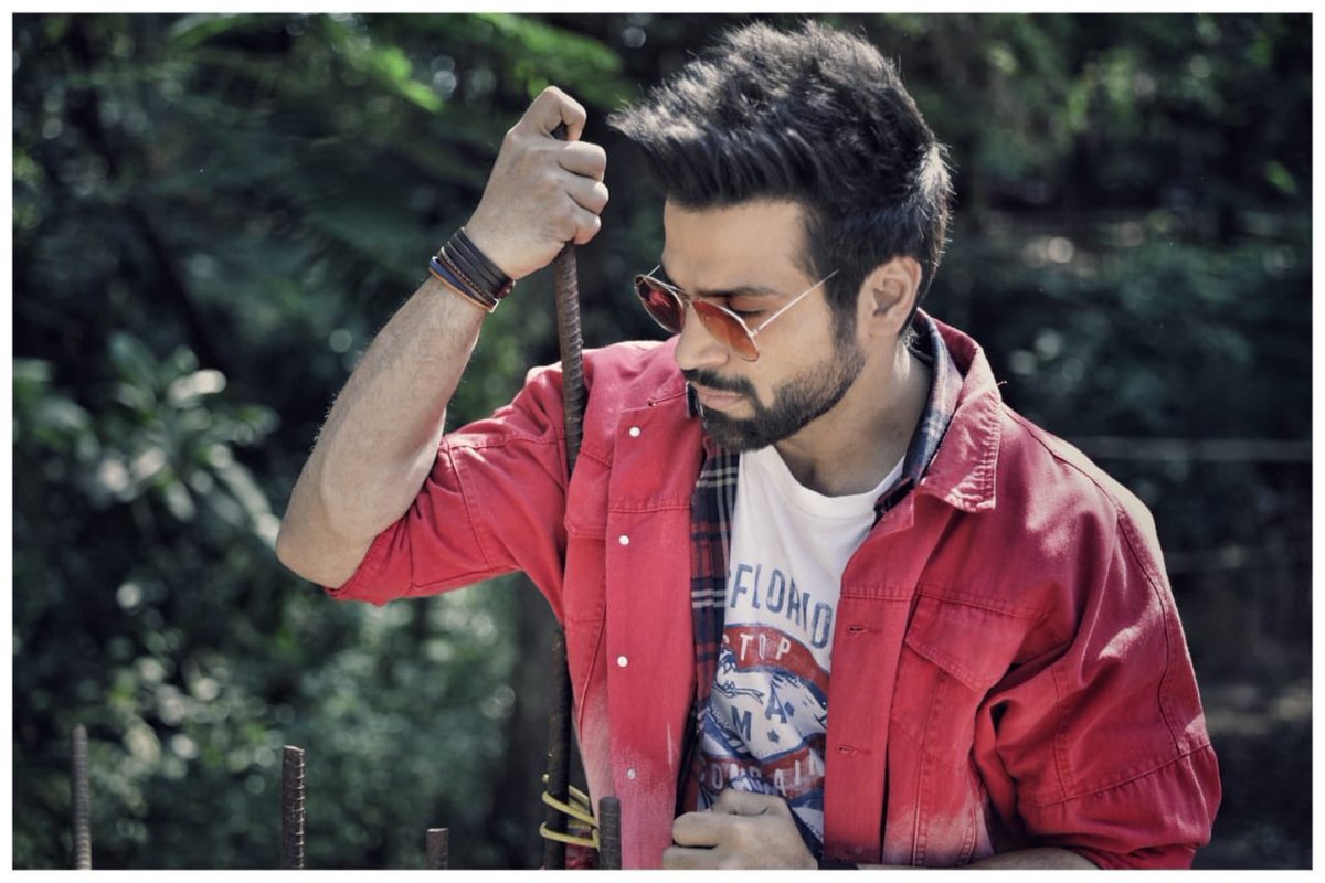 rithwik_RD's tweet photo. it’s red red ready kinda day! https://t.co/xHwEUU5GYH