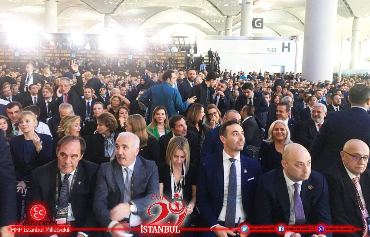 İstanbul Yeni Havalimanı açılış törenindeyiz. Hayırlı olsun.
