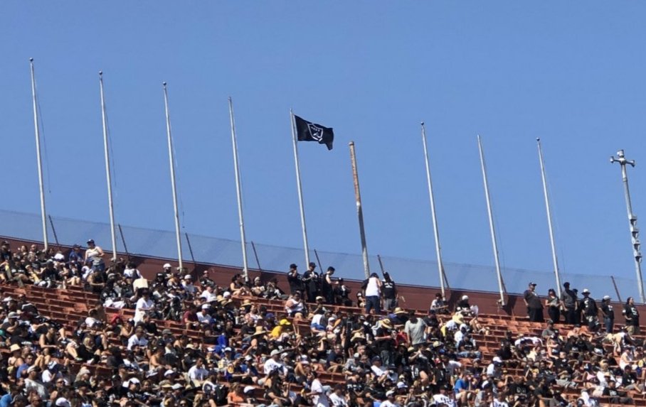 SW0RDSandSHIELD's tweet photo. @waterfield7LA @rbl_laker @KERN_CO_661 @Raiders Sure, and next season #RaiderNation flies the flag again in #WhoseHouse ? Lmao https://t.co/UMkqYyGs74