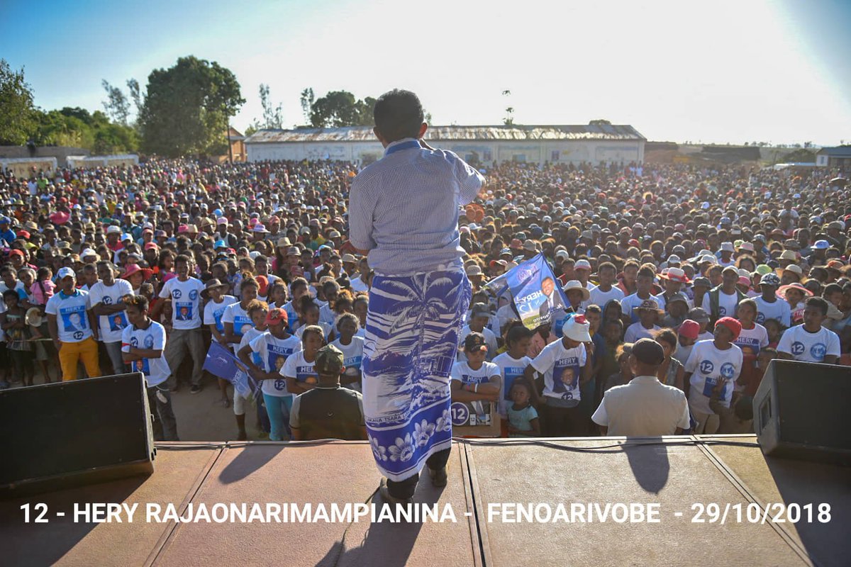 Les photos parlent d'elles-même durant le passage du candidat #Numéro12 Hery #Rajaonarimampianina à #Soavinandriana_Itasy et #Fenoarivo_be dans la fin de cet après-midi. #Mangamanga_ny_sary
#Mdg2018 #Election2018 #Madagascar