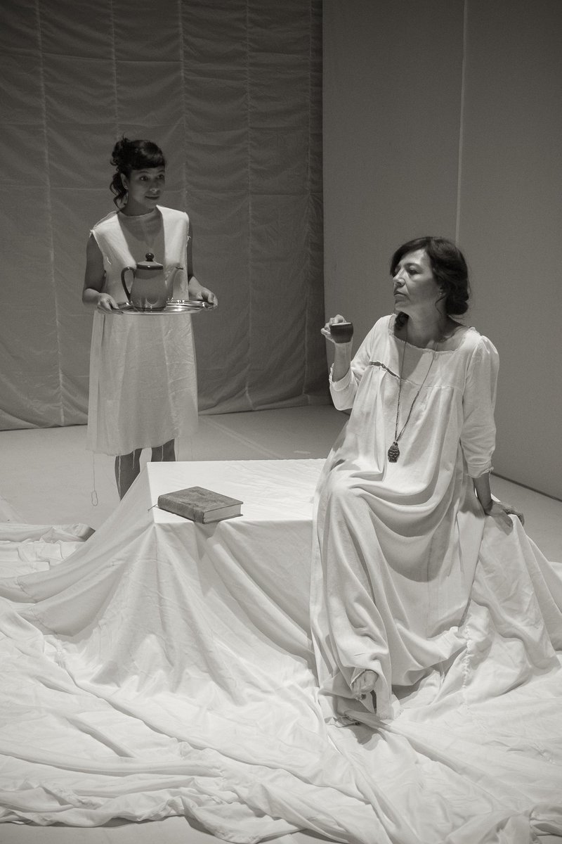 GutembergBritoP's tweet image. Montaje de Titulación de la Maestría en Dirección Escénica de la @ENATOFICIAL del @TeatroINBA. #Pulsión, obra basada en la Película PERSONA de Ingmar Bergman. Dir. Gutemberg Brito. Teatro Salvador Novo. Sáb 3 de nov. 7pm. Dom. 4 de nov. 1pm y 6pm. Cupo limitado. 30 personas.