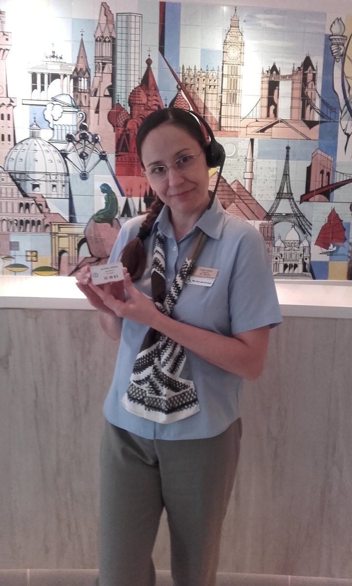 NatGilG's tweet photo. Here are Juani @SweetAntares &amp; Rubén @rubn_kapikua23 from #Reception receiving their 10-years' service badge with proud! THANK YOU for all what you do to keep delivering #Dperfectservice at #LosAmigosBeachClub @DiamondResorts #LifeAtDiamond #EUDPoints !#StayVacationed @Silvia_AGP https://t.co/LpTf5JJJj7