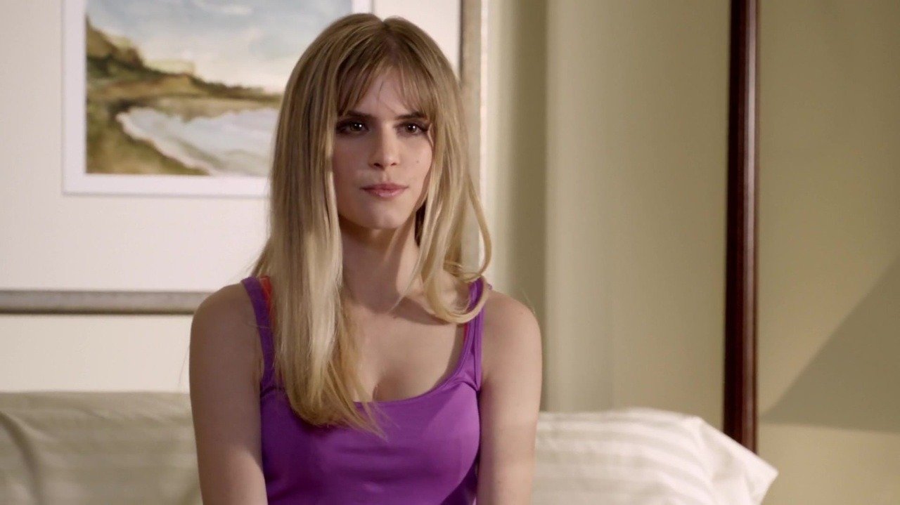 Hoje é aniversário da carlson young nossa eterna e insubstituível brooke maddox; happy bday queen  