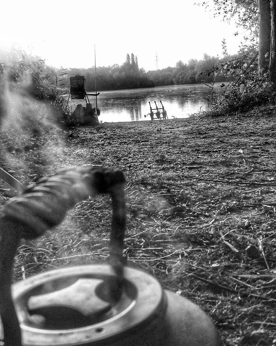 BowyerNez's tweet photo. Brew on a fresh morning in france👌.
#brewtime #northwestcarper #France #blackandwhitephotography https://t.co/wmlX33GPpT