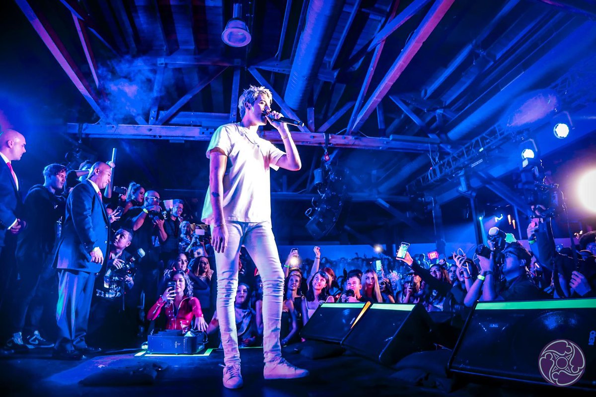 KarmaIntl's tweet photo. 2 more days til #Halloween π¦ What was your favorite memory of #KandyHalloween hosted by @g_eazy? π
#kandyevents #karmalife https://t.co/3N5f33JJXz