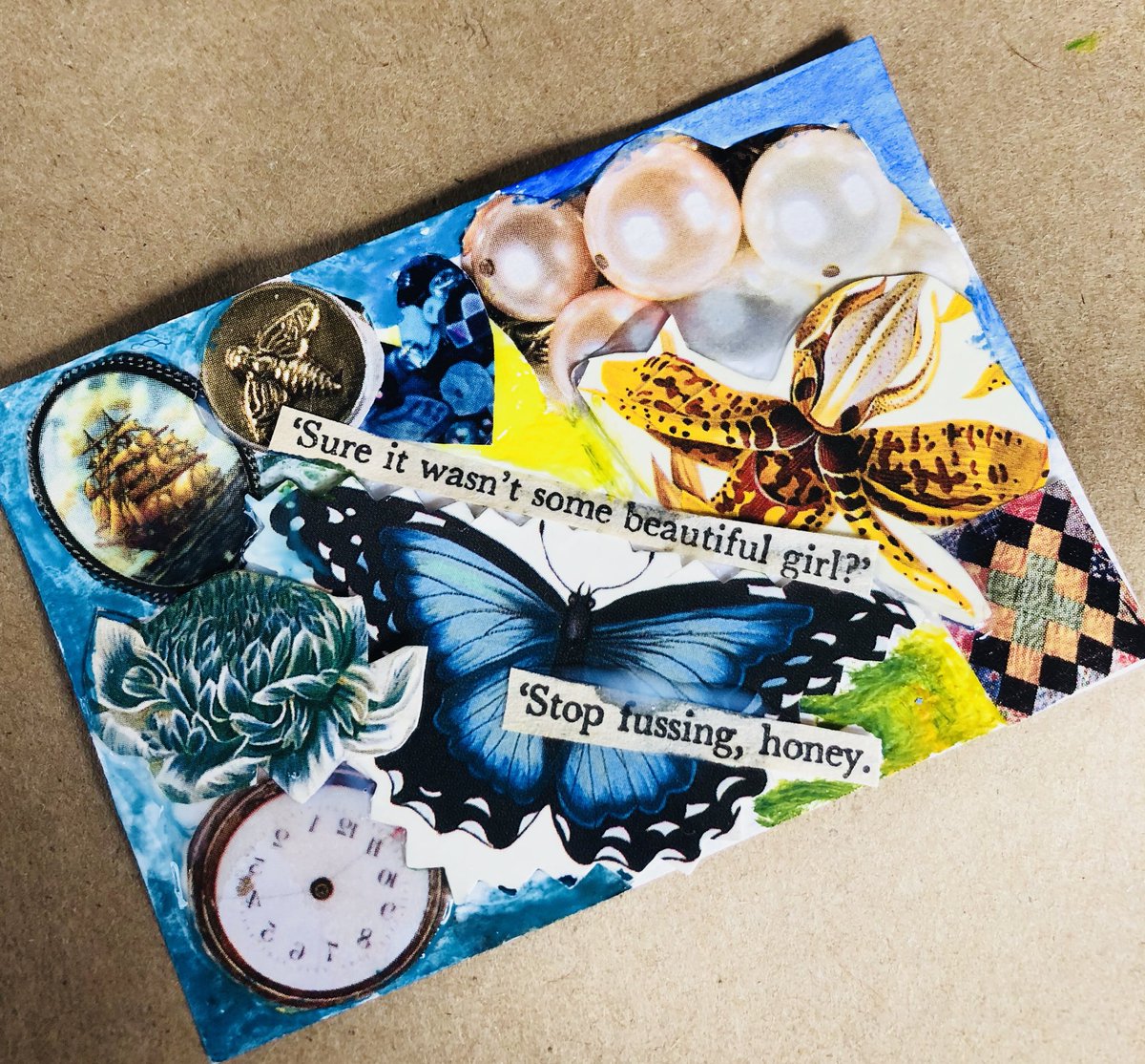amandavirtanen5's tweet photo. My art which was made today at the “creative cruiser” experience station at #ohsum2018 - hosted by the amazing Laurie of @rails_end_gallery! #NewHobby #ArtistTradingCards #copyleft @onhighlands https://t.co/VcbHyMCSaP