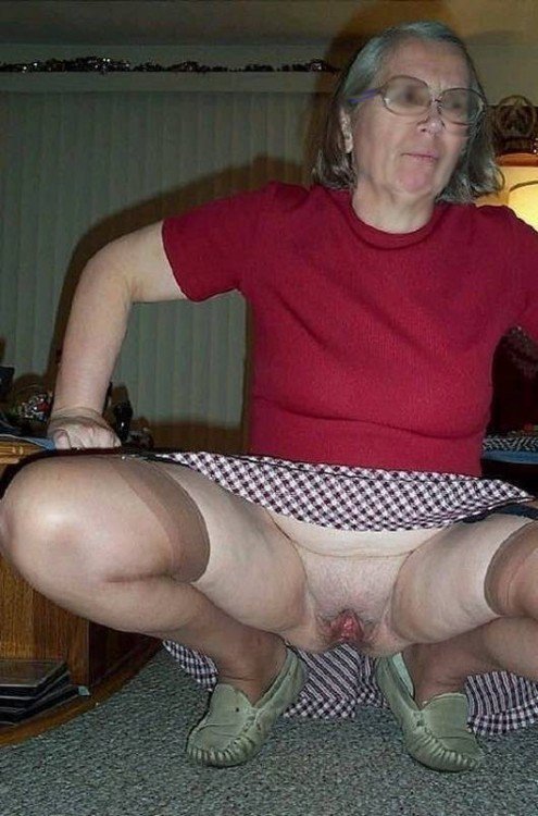 Latino Granny Upskirt Ficksahne