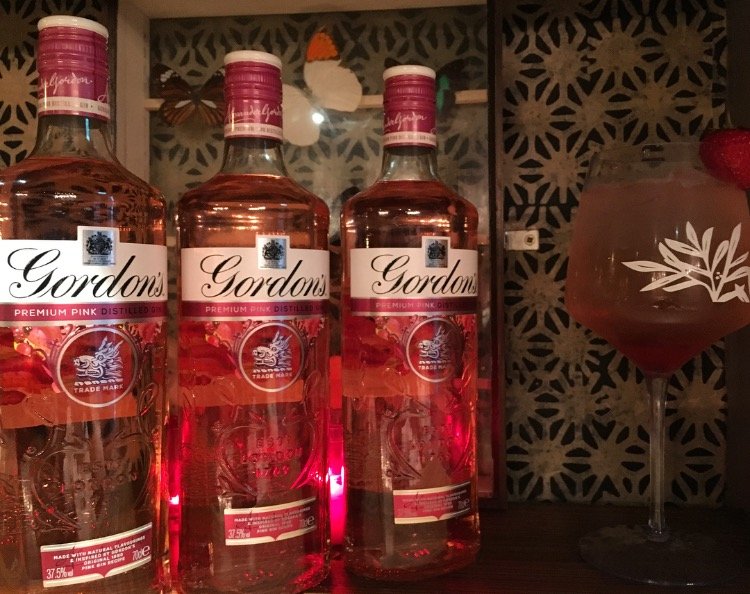 Pink and Berries, one of out new menu additions. 🍓
.

 #cocktails #drinks #mixology #bar #drink #bartender #happyhour #craftcocktails #instagood #drinkup #cocktailbar #cocktailporn #cheers #gin #liquor #mixologist #drinkstagram