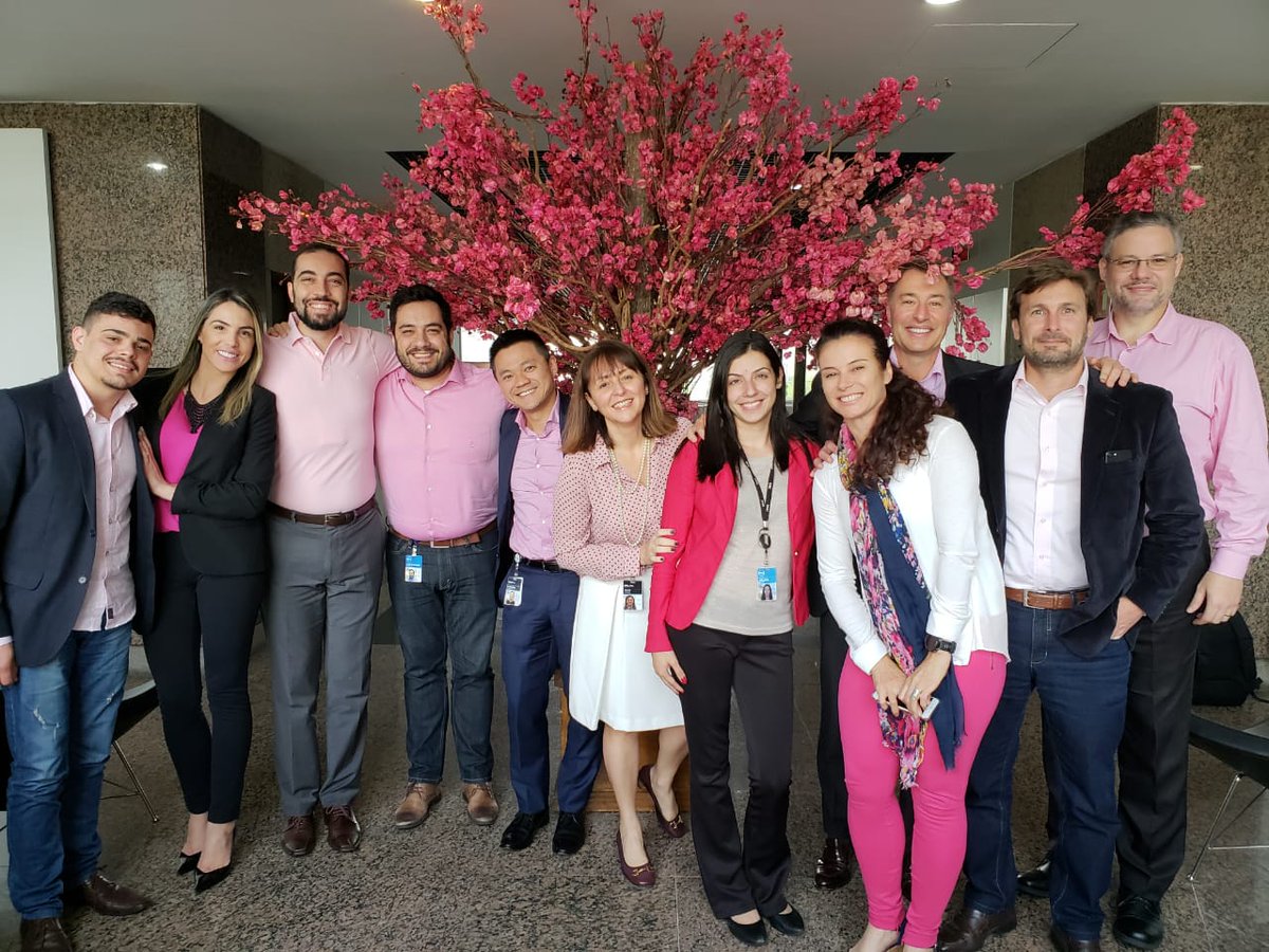 Giam_michelucci's tweet photo. Ainda é #OutubroRosa e nós na @DellEMC aderimos à campanha e vestimos a camisa da prevenção ao câncer de mama. Vista você também essa causa! #WomensHealth https://t.co/OhvhkWHVfI