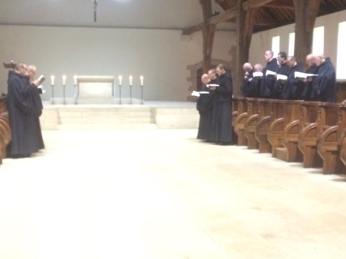 Vêpres en l’abbaye de St Wandrille. Repos et beauté du silence et du chant grégorien