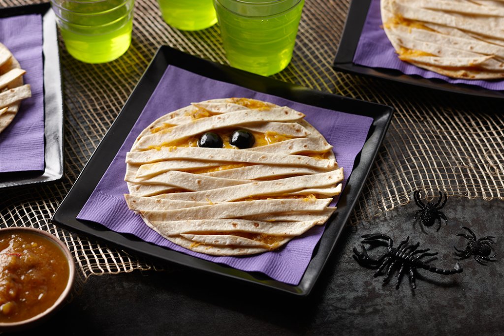 Lookin’ for a quick fix before trick-or-treatin’? We’ve got somethin' spooky for yer little buckaroos to chow down on: spr.ly/6015Dh1uR #BanTheBland #PaceSalsa #PacePicante