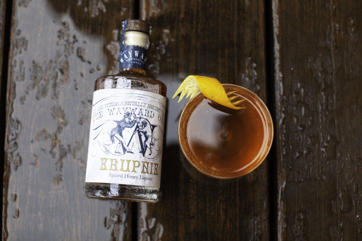 wolfinthefog's tweet photo. House cocktails are half off during Happy Hour every day!
Black Mamba - Black Grouse Scotch, Krumpnik, Benedictine, Amaro di Angostura, orange bitters, Ardbeg mist
#wolfinthefog #wolfdrinks #blackmamba #tofino #cocktailculture #bccocktails @waywarddistillation @AngosturaHouse https://t.co/E0v2BIbRiI