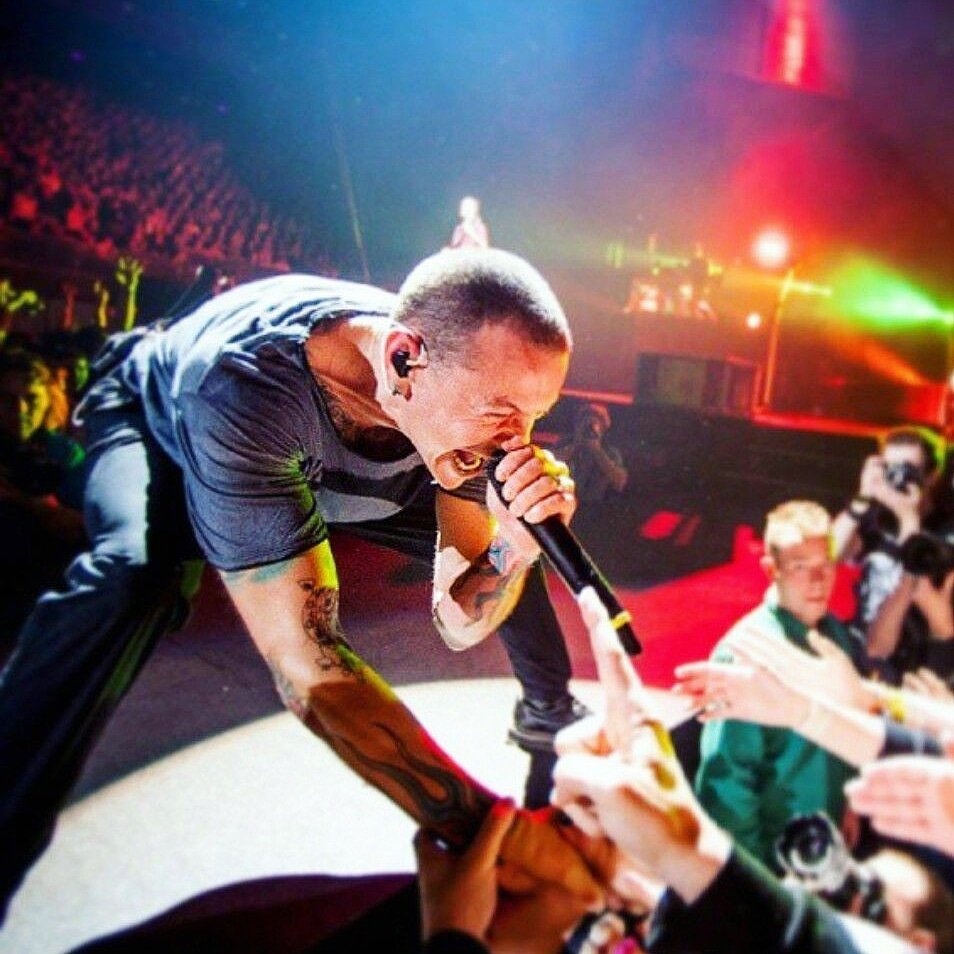 Lights4Chester's tweet photo. What happened today that you are grateful for?

#LightsForChester #LPfamily #MakeChesterProud #ChangeMentalHealth #IAmTheChange #FuckDepression #CelebrateLife #ChesterForever #320ChangesDirection #ChesterBennington #KeepTalkingMH #MentalHealthAwareness #MondayMotivation https://t.co/kaoAlVnuhE