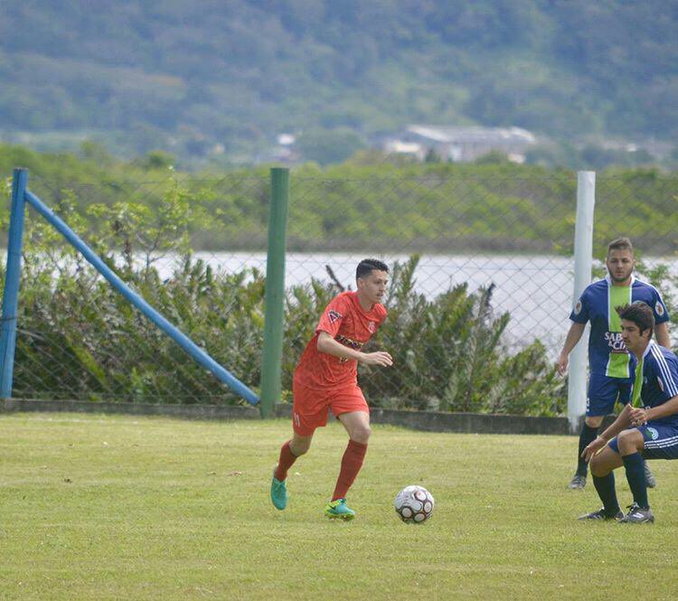 ExercitoE's tweet photo. David Gelinski ( @DavidGelinski1)
21 anos 
Posição: Atacante 
#FechadoComOExército https://t.co/SIkB130JUQ