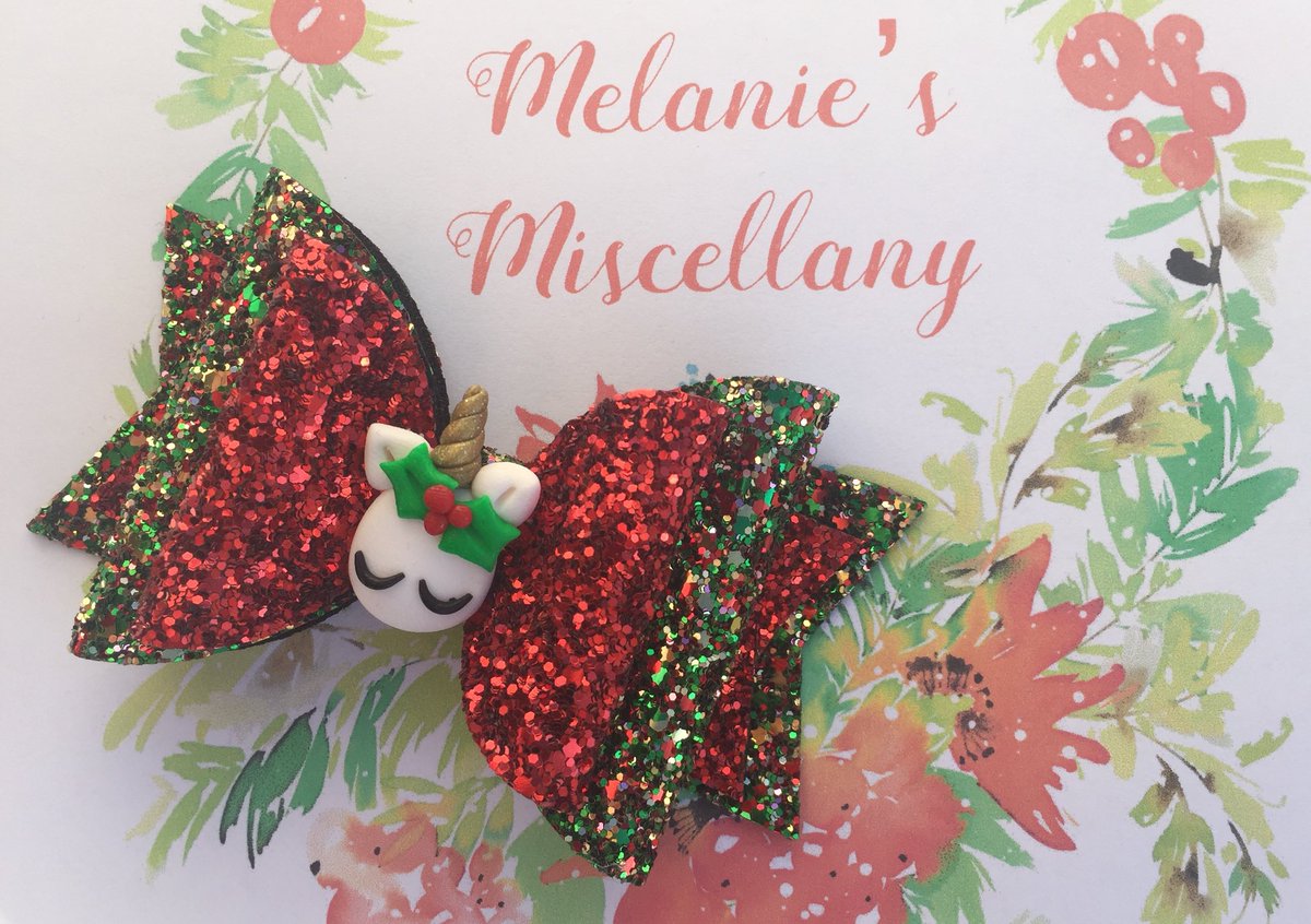CraftyMelanie's tweet photo. New Christmas bows with clay characters. #CreativeBizHour https://t.co/DNhw66OnQ3