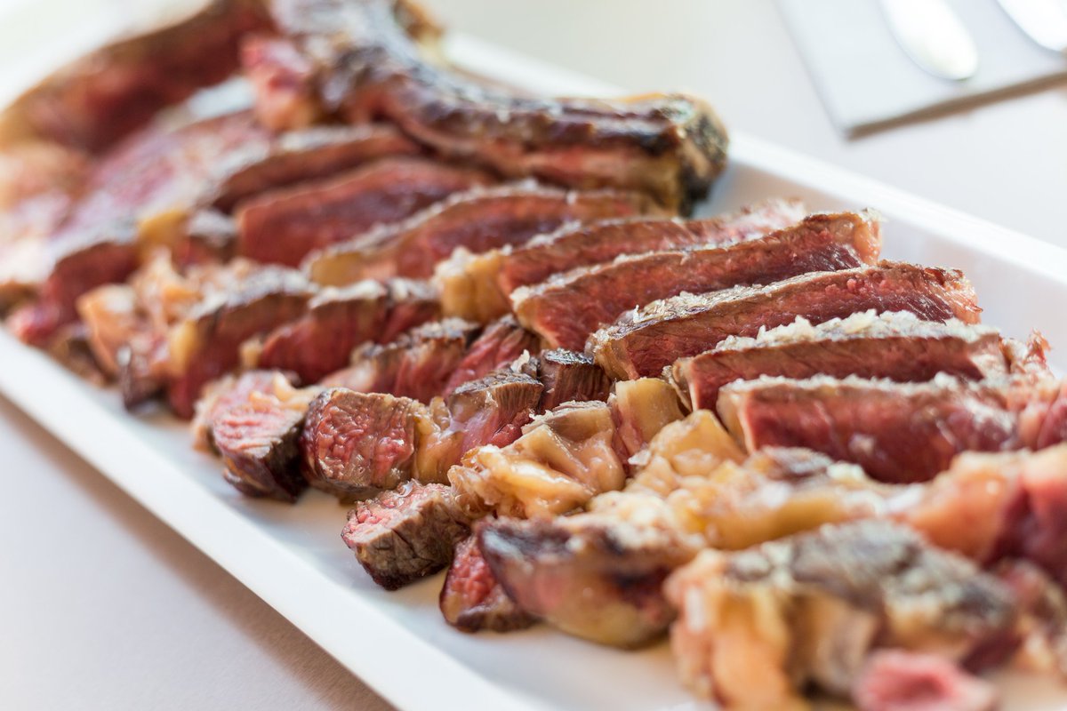 VillaMercedes's tweet photo. Our Steak is tender, and absolutely delicious! 🌾 

¡Nuestro solomillo es tierno y delicioso! 🌾 https://t.co/U2dpeBqPvl
