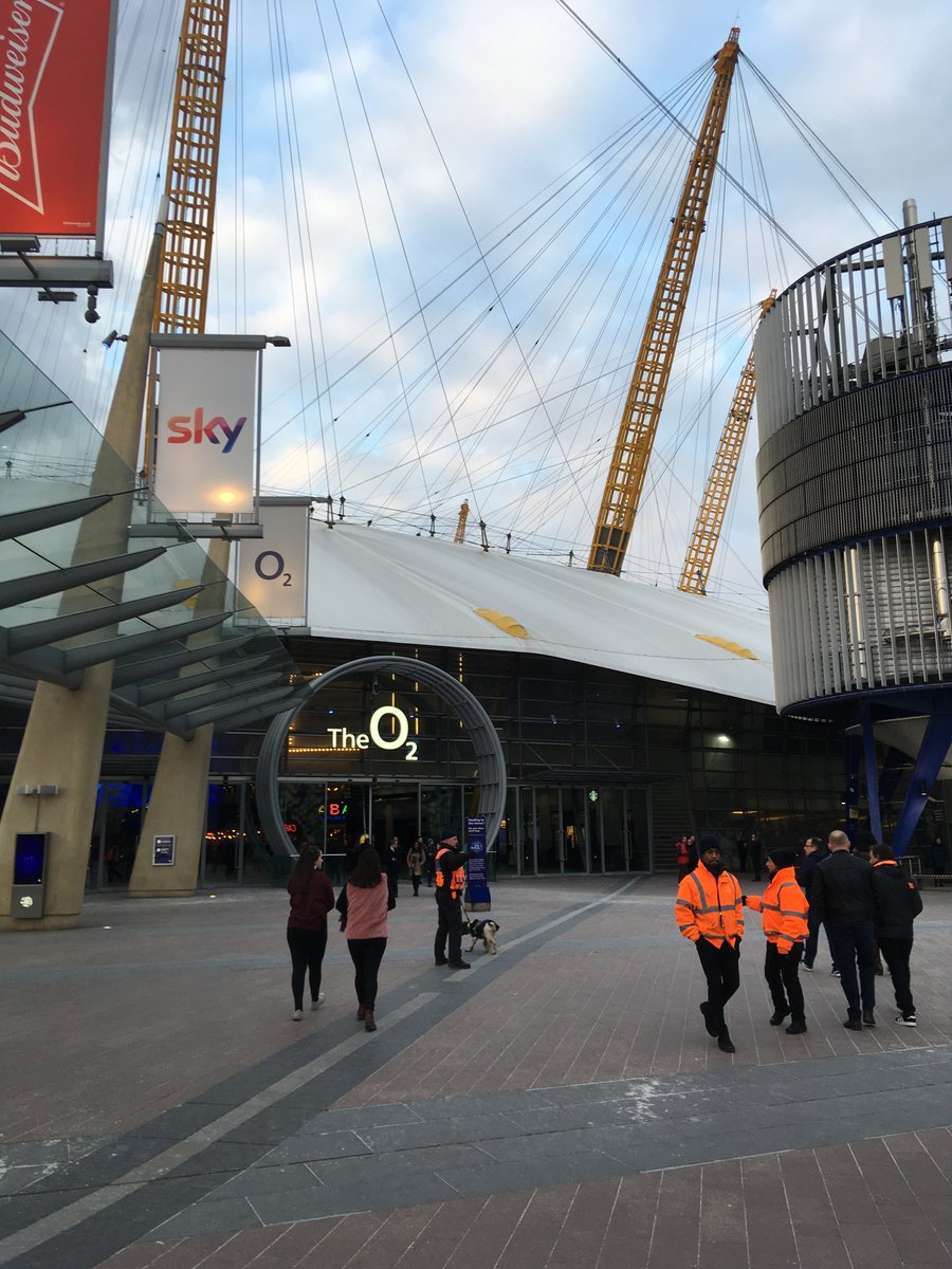 minnie_walker_'s tweet photo. Some very exciting #London #Volunteering opportunities coming up in late Jan/early Feb! Help shake some buckets for @TeenageCancer at the O2 Arena and catch the amazing @YVconcerts while you're at it https://t.co/c0id192jlE https://t.co/QZuBcndvt9