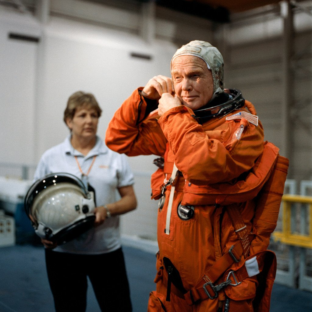 embarkoai's tweet photo. John Glenn Returns to Space on the STS-95 Mission via NASA https://t.co/4kXNiHvMqW https://t.co/jVaIhhYTRf
