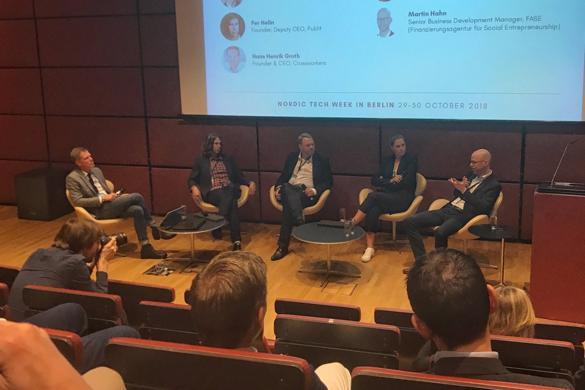 TechSverige's tweet photo. Intressanta fakta från tredje panelen för #Nordictechweek:

✅ 50 % av alla unicorns i Europa kommer från Norden.

✅ €300 miljoner investeras årligen i tech-SME:s av nordiska investerare. https://t.co/YfcfDTuZ8y