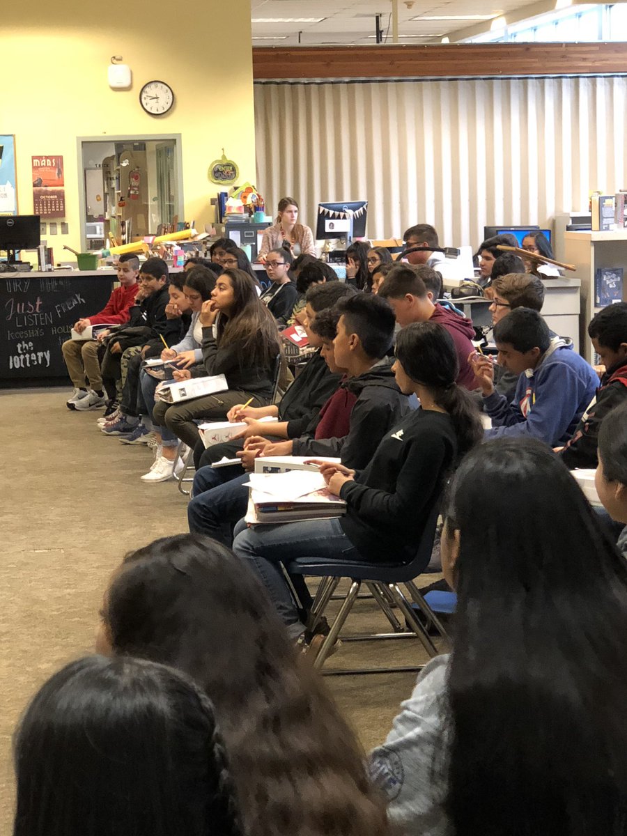 WaldoMS_AVID's tweet photo. Thank you for visiting Sara and Leslie and sharing you expertise about college and life! @salemkeizer @SalemKeizerAVID @willamette_u https://t.co/zF1az9qhFn