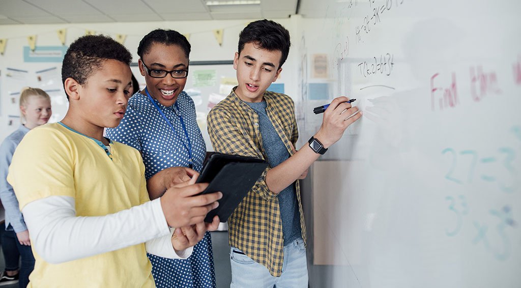 Education_AIR's tweet photo. Learn how school districts use plan-do-study-act cycles to address challenges in a new report "Beyond Accountability: Improving the Use of Information to Support Teaching and Learning Through Continuous Improvement Cycles," funded by @gatesfoundation: https://t.co/Sk8fvOPQST https://t.co/gWFrXZaSbc