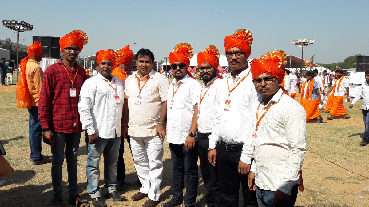 ShubhamAvinash6's tweet image. विजय संकल्प 2019 युवा महाधिवेशन हैदराबाद में भाजयुमो राष्ट्रीय उपाध्यक्ष अतुल कुमार जी के साथ भंडारा जिल्हा के पदाधिकारी