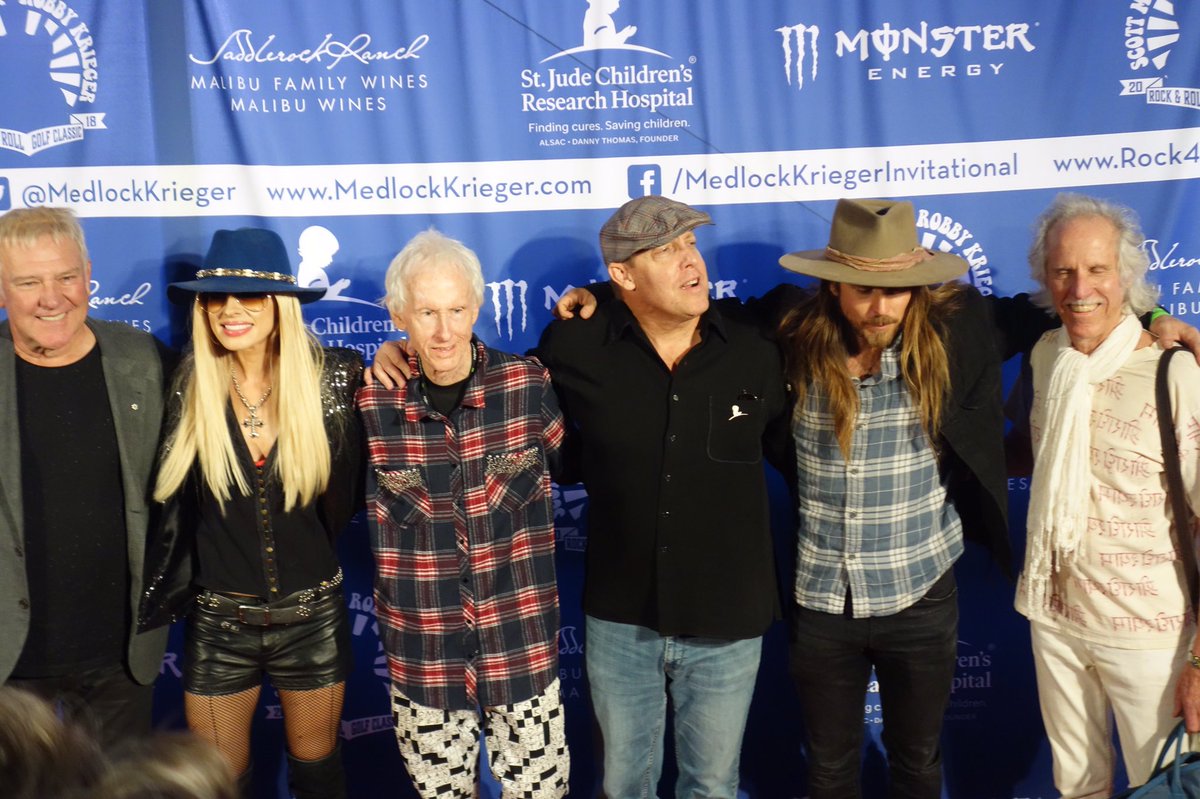 orianthifans's tweet photo. Jenn here!  @Orianthi, Robby Krieger, @lukasnelson &amp; friends from last night @MedlockKrieger!  Full gallery here https://t.co/4ZJhfZOjRg https://t.co/mAOmvbXheM