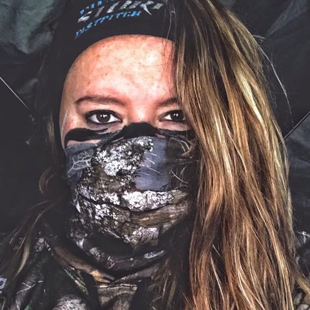 360Hook's tweet photo. Hunter & angler @backwoodsdixie__ rocking her 360 Hunting Camo bandana. Keep your face warm & protected. #fishing #hunting #saltlife #hook360 #camping #hiking #duckhunting #thegreatoutdoors #fallseason #winterseason https://t.co/1xkBAejqQJ