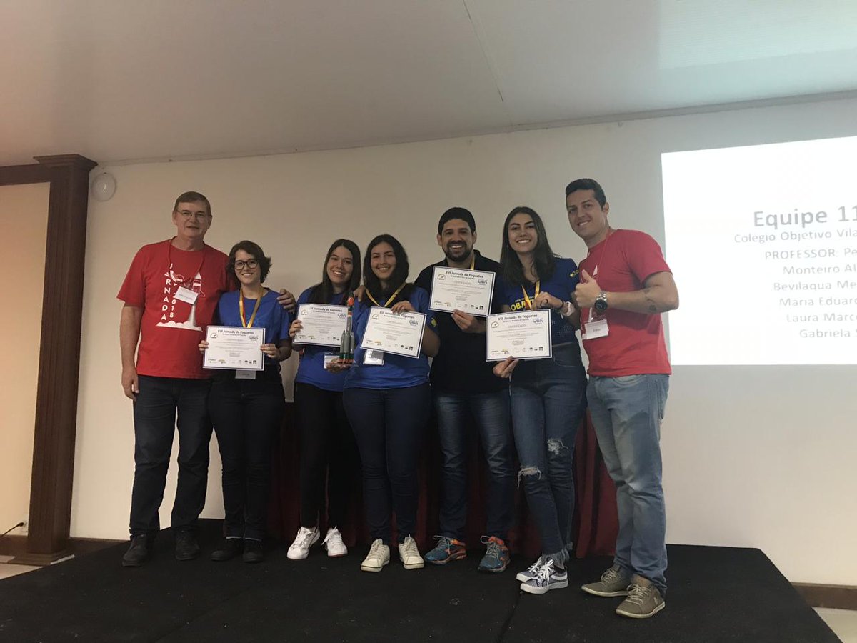 objetivoedu's tweet photo. Equipe Vencedora do #MobFog com o foguete atingindo 183,6 metros de distância.
Parabéns equipe!!
#Objetivovila
#Objetivocampinas https://t.co/5ER4OfQ0g1