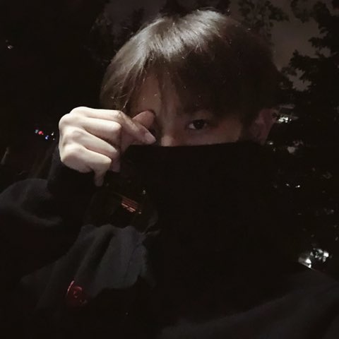 darklight_0510's tweet photo. 보고싶어 나두ㅠㅠㅠㅠㅠㅠㅠ하트먹어쑤💘💓💗💞💕❣️ #배진영 https://t.co/UDsUBui69M