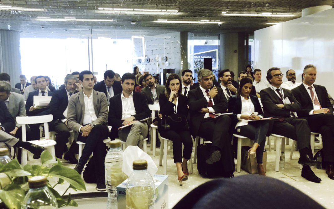 aritmos's tweet photo. @andreusalvado, #CEO de @aritmos, desvela algunas claves de la #transformacióndigital que viene. Gracias @ICEX_ @IcexDubai @spanishbc ME Integra-ICEX  #icex #integra #dubaifutureaccelerators #emiratestowers #dubai https://t.co/M2eZyHmhKA