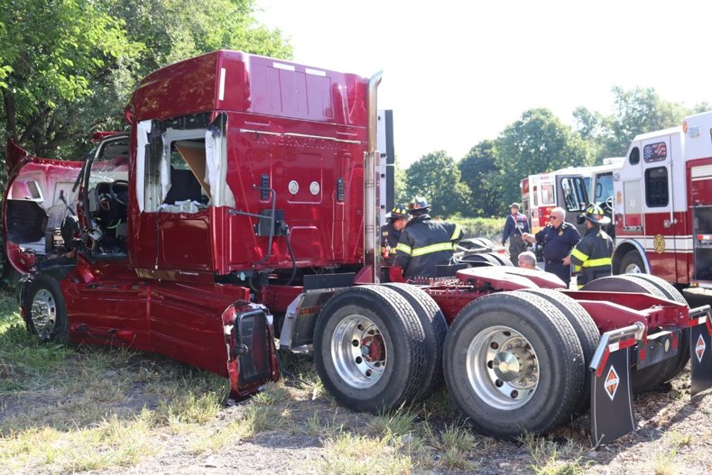 SouthlandTrucks's tweet photo. It's an amazing thing when our trucks can help save lives. Our parent company, Navistar, recently donated six vehicles for an extrication rescue exercise near our Melrose Park facility! #InternationalTruck #localfocal https://t.co/kJgmdYHSHD