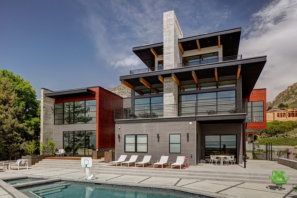 CustomHomeMag's tweet photo. Positively Provo: Huge window walls, multi-slide doors show off Utah’s splendor. https://t.co/wrSI7jeYqY #sponsored https://t.co/rmH0zW8JcR