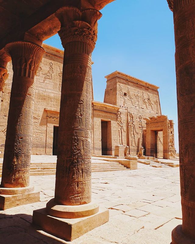 UntappedTravel's tweet photo. It too hot to even leave the shade.

#adventuretravel  #architecture #summerheat #middleeast #untappedtravel #explore #backpackers #backpacking #ruins #ancientegypt #temple #aswan #cairo #nile #egypt #horus #history #archilovers https://t.co/3ISA9bIigi https://t.co/bA9kr4sMIX
