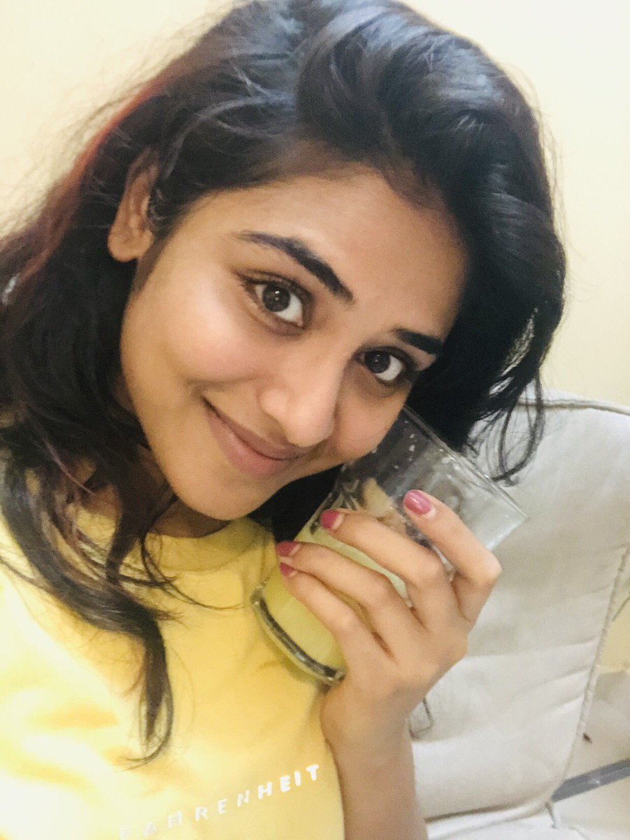 Actress_Indhuja's tweet image. #dance #postworkout #sweatout #juicelove #feelsenergetic 😄💃🏻