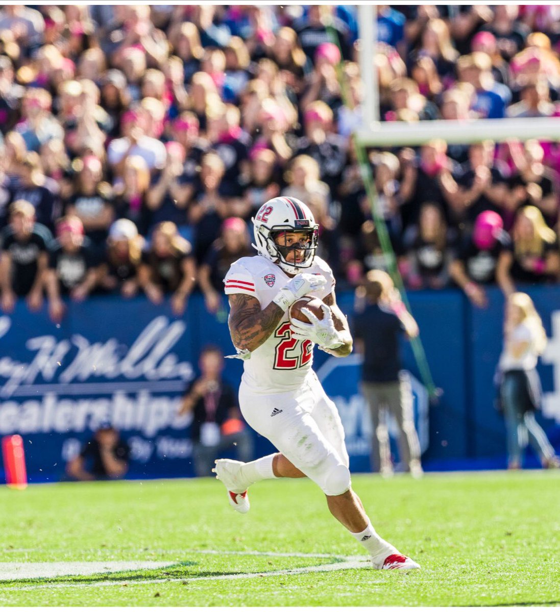 TREHARBO's tweet photo. BYU ✅ #LongLiveCrow🕊 https://t.co/JjszwCBXpL