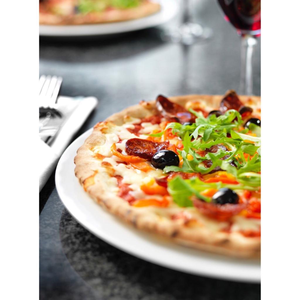 Au #hyattpariscdg nous sommes toujours d’humeur pour une bonne pizza!
At #hyattpariscdg we are always in the mood for pizza!