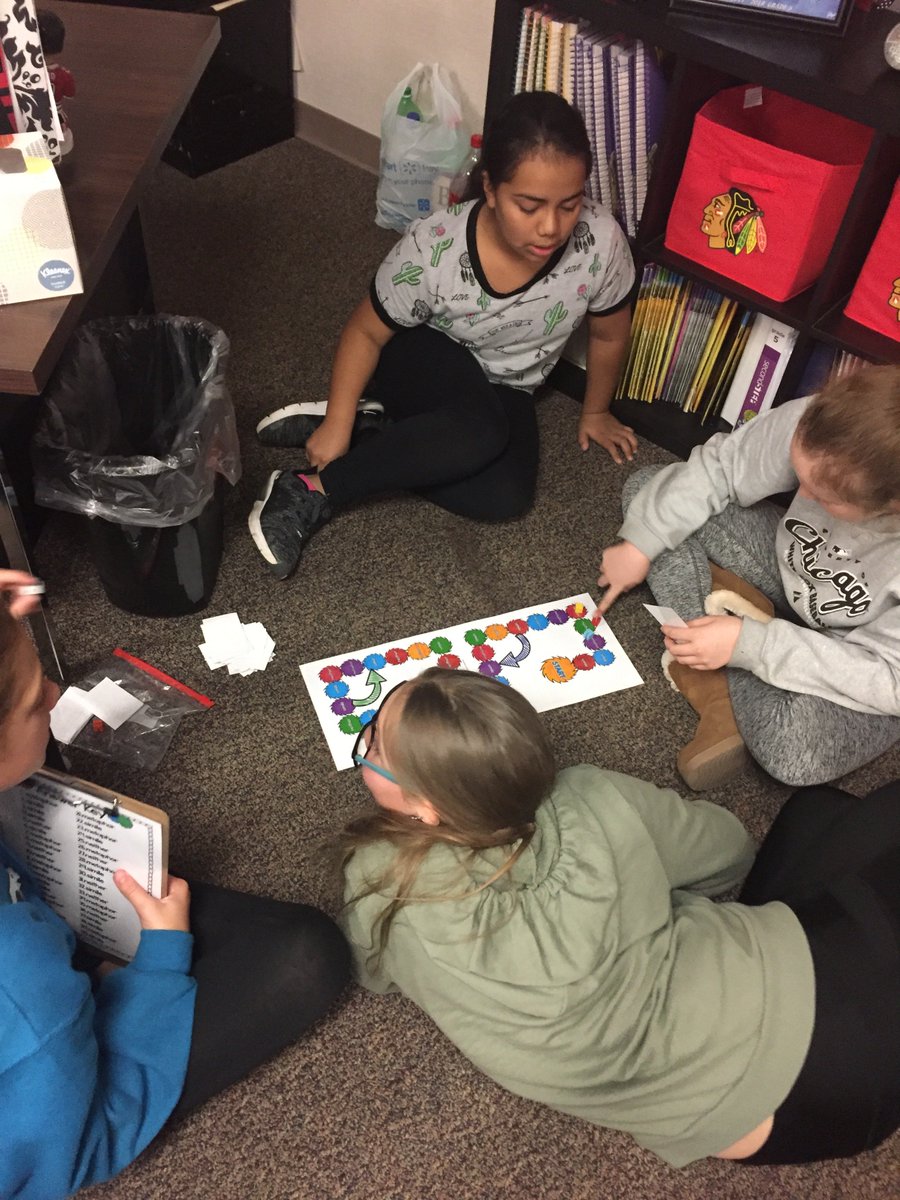OneGoalin5th's tweet photo. Our reading class played a great board game to review similes and metaphors! A fun twist with learning our skills! @RobertCS118 #rcs118life #d118life #makinglearningfun #teamwork #funwithreview https://t.co/iatpZKE54O
