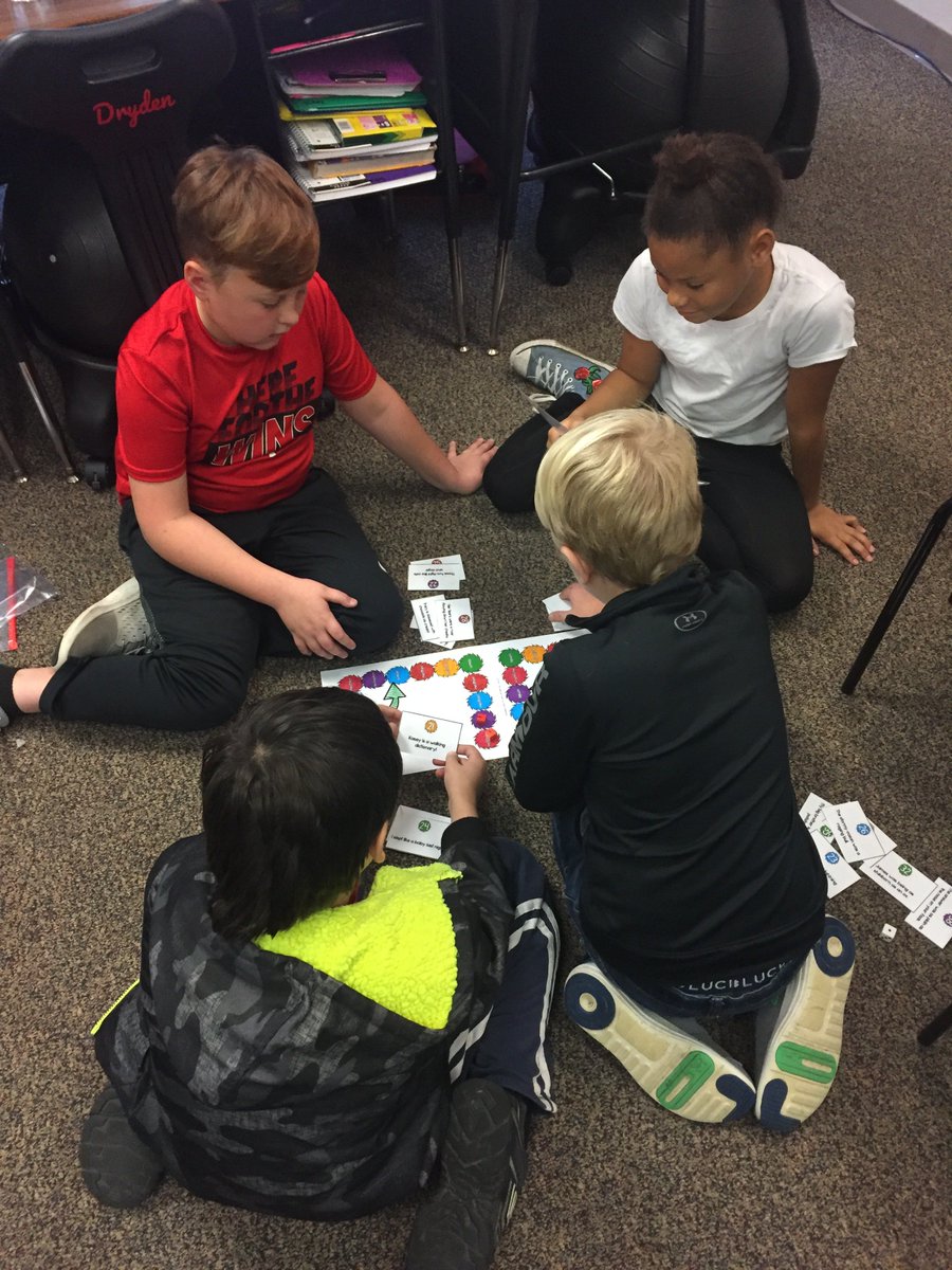 OneGoalin5th's tweet photo. Our reading class played a great board game to review similes and metaphors! A fun twist with learning our skills! @RobertCS118 #rcs118life #d118life #makinglearningfun #teamwork #funwithreview https://t.co/iatpZKE54O
