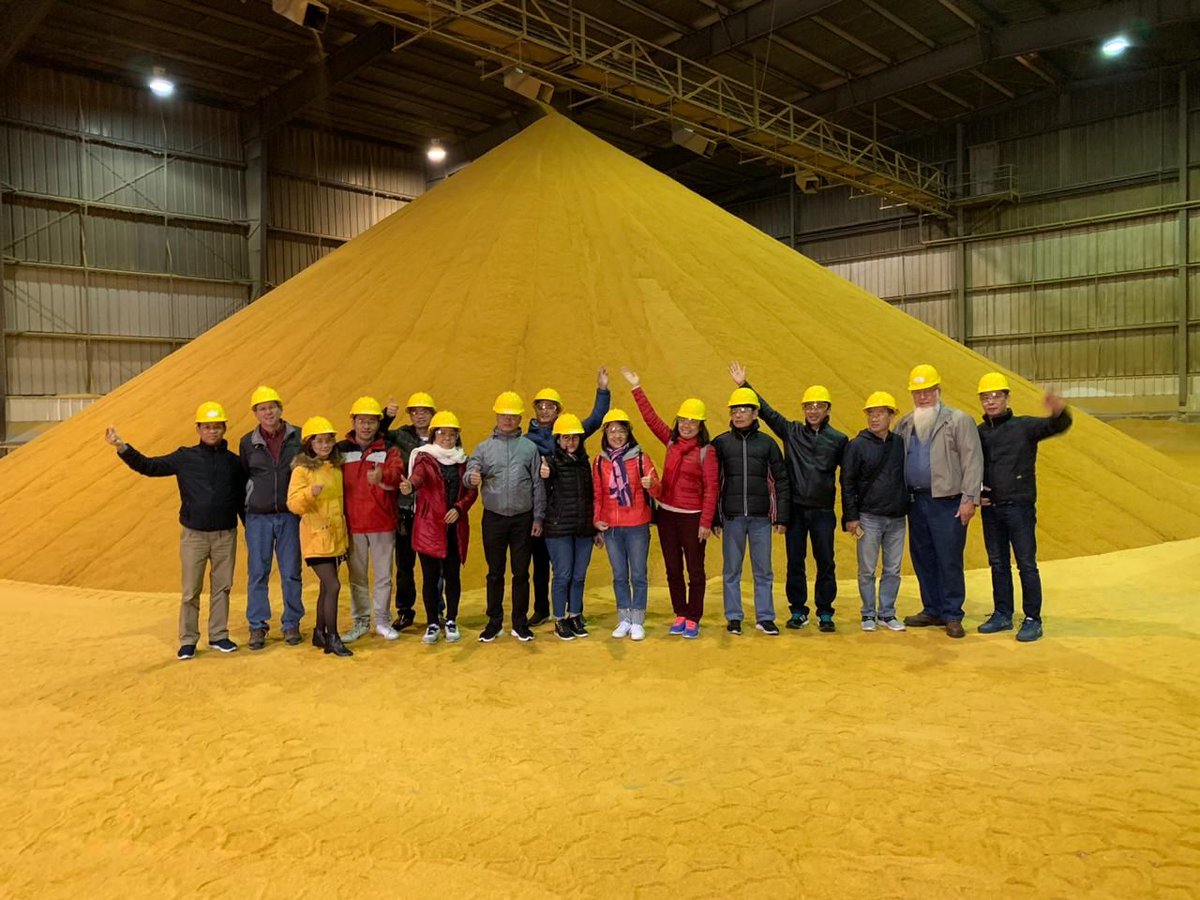 usgrainscouncil's tweet photo. Great images from the Middle Eastern &amp; North African #tradeteam! On a post #ExEx18 tour through Kansas! https://t.co/QoUMjJd3pK